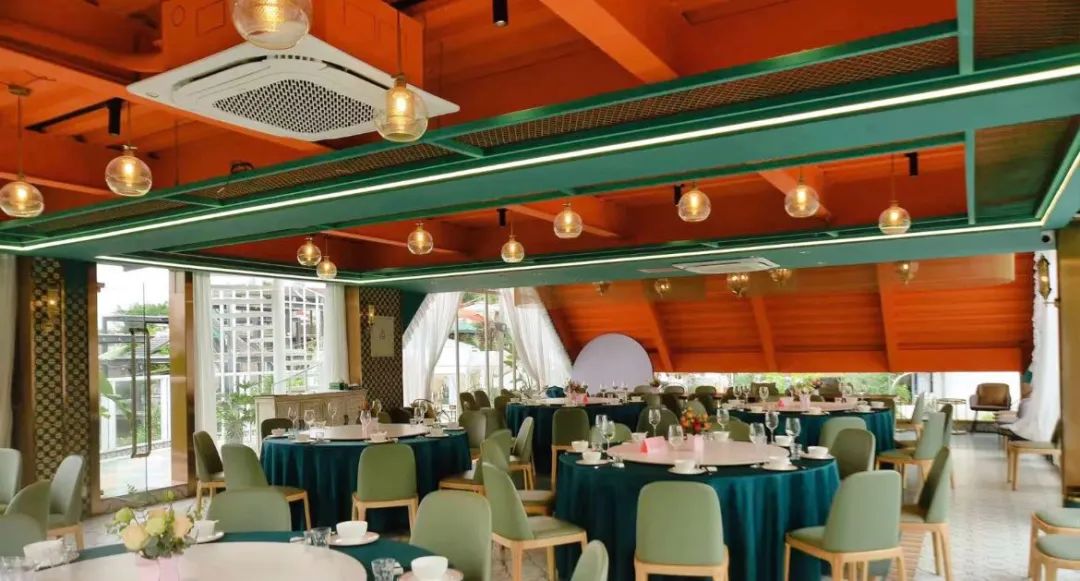 佛山将色彩碰撞到底，看这家深圳餐饮空间设计如何诠释独特的摩洛哥风情